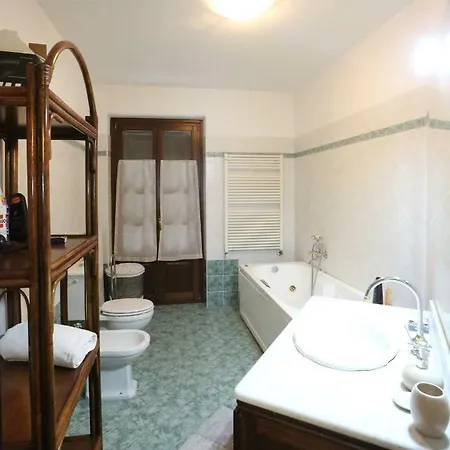 Con Piscina E Intera A Uso Esclusivo Casa Del La Morra