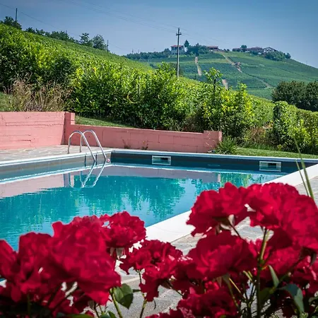 Con Piscina E Intera A Uso Esclusivo Casa Del Holiday home La Morra