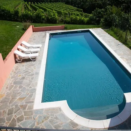 Con Piscina E Intera A Uso Esclusivo Casa Del Nyaraló La Morra