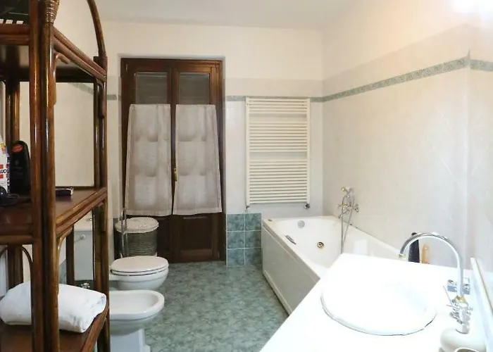 Con Piscina E Intera A Uso Esclusivo Casa Del La Morra